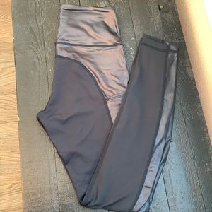 RVCA Black leggings with pockets and faux leather